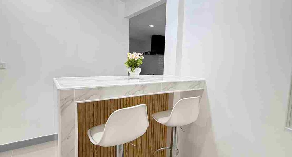 For sale 4 bedrooms house in Khlong Sam Wa, Bangkok