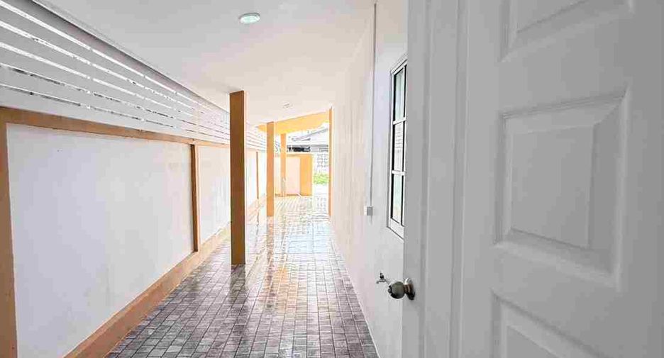 For sale 4 bedrooms house in Khlong Sam Wa, Bangkok
