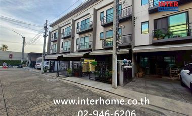 For sale 3 bedrooms townhouse in Mueang Nonthaburi, Nonthaburi