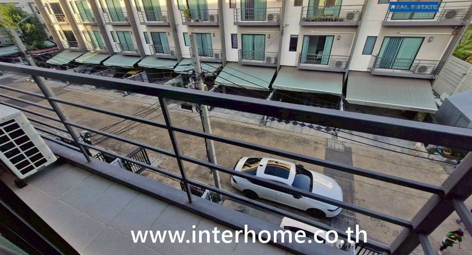 For sale 3 bedrooms townhouse in Mueang Nonthaburi, Nonthaburi