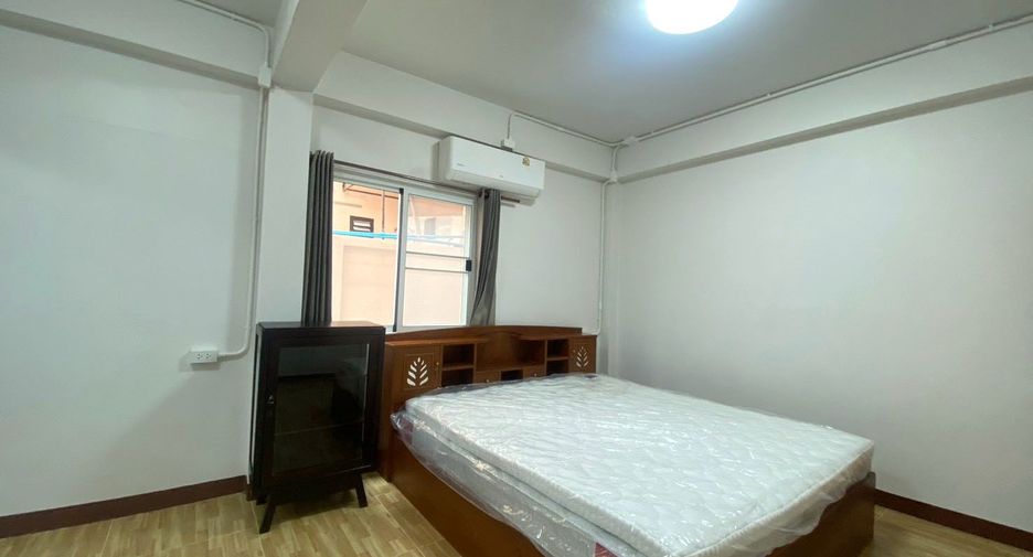 For rent 5 bedrooms house in Mueang Chiang Mai, Chiang Mai