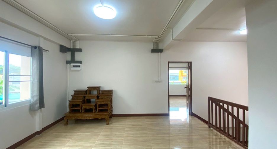 For rent 5 bedrooms house in Mueang Chiang Mai, Chiang Mai