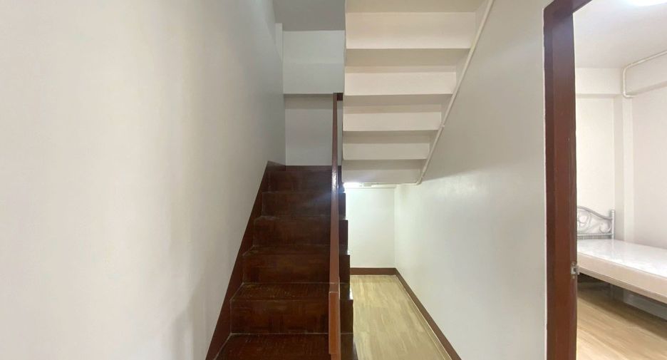 For rent 5 bedrooms house in Mueang Chiang Mai, Chiang Mai