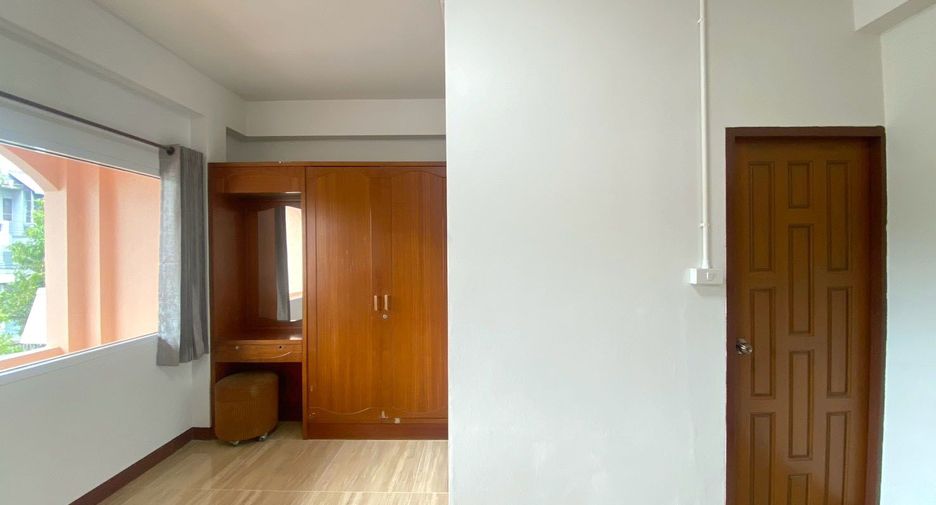 For rent 5 bedrooms house in Mueang Chiang Mai, Chiang Mai