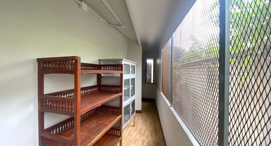 For rent 5 bedrooms house in Mueang Chiang Mai, Chiang Mai