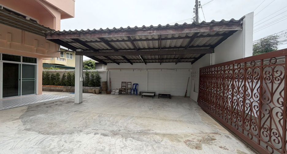 For rent 5 bedrooms house in Mueang Chiang Mai, Chiang Mai