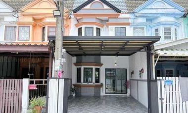 For sale 3 bedrooms townhouse in Nong Chok, Bangkok