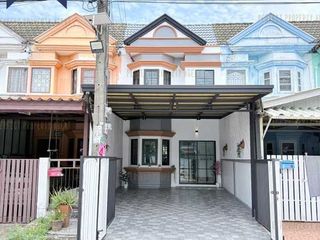 Reihenhaus zum Kauf mit 3 Zimmer in Nong Chok, Bangkok