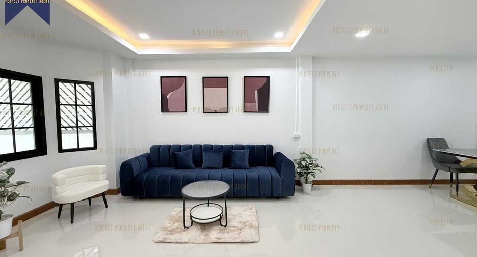 Reihenhaus zum Kauf mit 3 Zimmer in Nong Chok, Bangkok