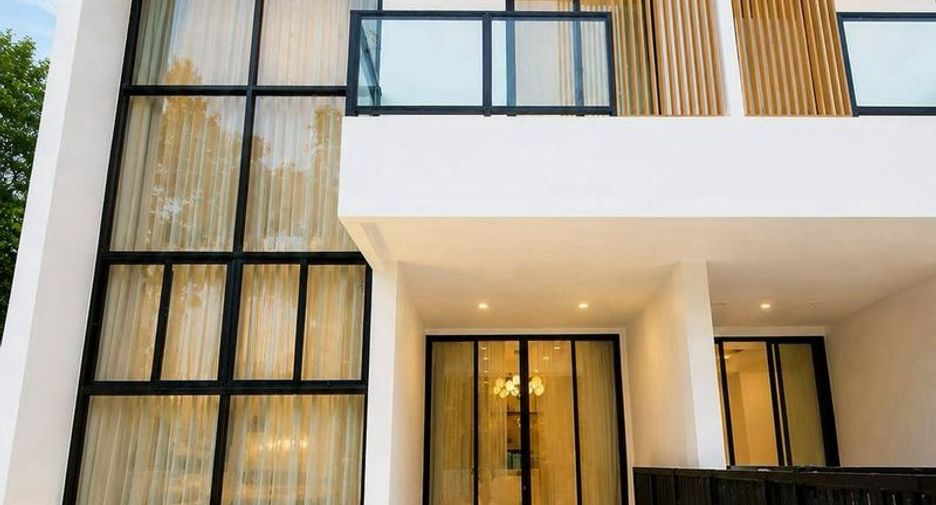 For rent 4 bedrooms house in Bang Lamung, Chonburi
