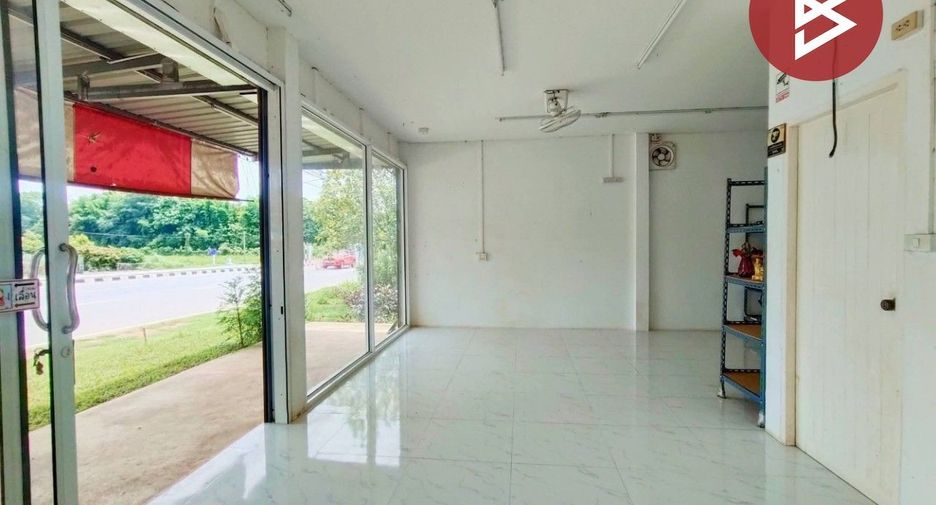 Продажа 4 спальни дом в Mueang Uttaradit, Уттарадит