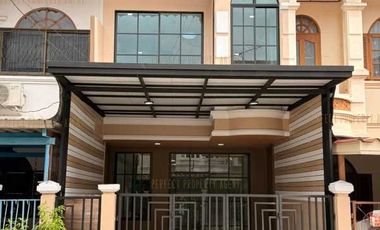 For sale 3 bedrooms townhouse in Bang Khen, Bangkok