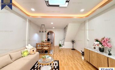 For sale 3 bedrooms townhouse in Bang Khen, Bangkok