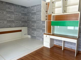For sale 5 bedrooms house in Thawi Watthana, Bangkok