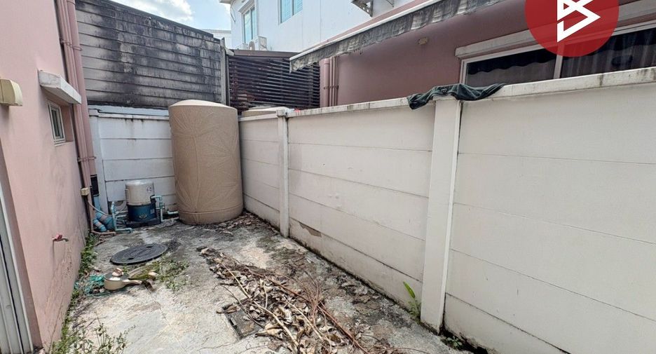 Casa adosada en venta de 3 habitaciones en Bang Bua Thong, Nonthaburi