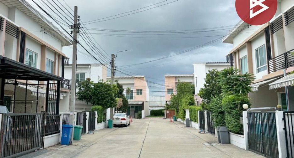 Casa adosada en venta de 3 habitaciones en Bang Bua Thong, Nonthaburi