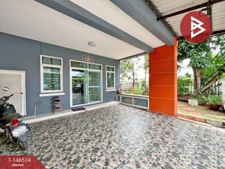 À vendre 3 chambres maison de ville à Phan Thong, Chonburi