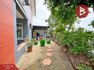 À vendre 3 chambres maison de ville à Phan Thong, Chonburi
