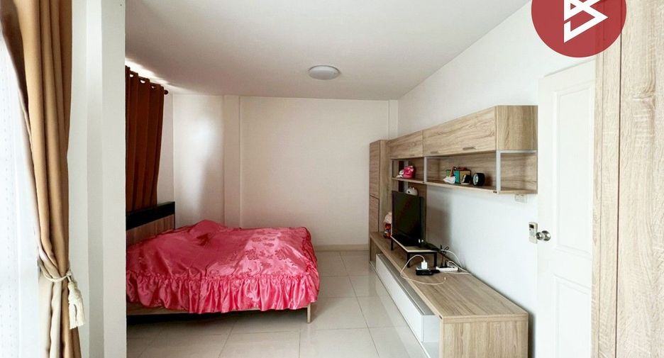 À vendre 3 chambres maison de ville à Phan Thong, Chonburi