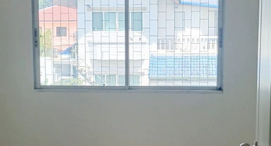 Reihenhaus zum Kauf mit Studio in Nong Chok, Bangkok