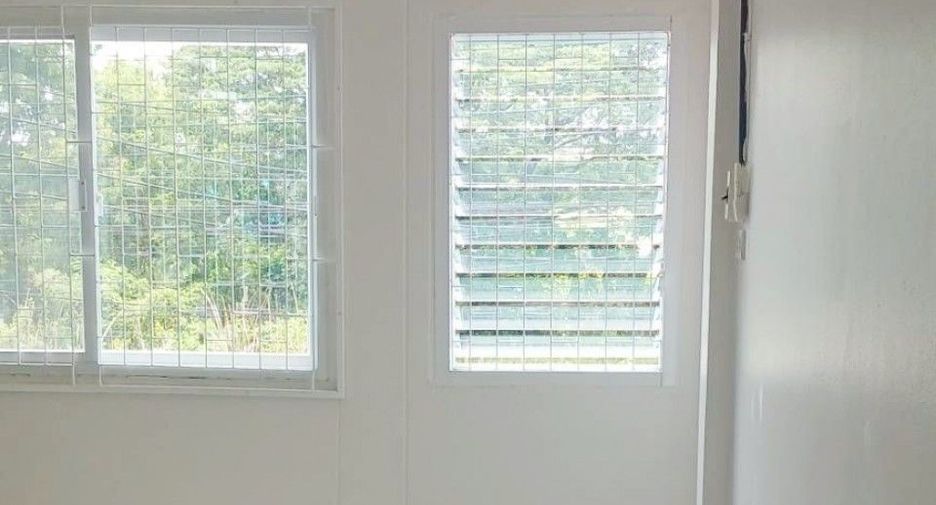 Reihenhaus zum Kauf mit Studio in Nong Chok, Bangkok