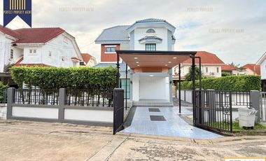 For sale 4 bedrooms house in Saphan Sung, Bangkok