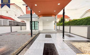 For sale 4 bedrooms house in Saphan Sung, Bangkok