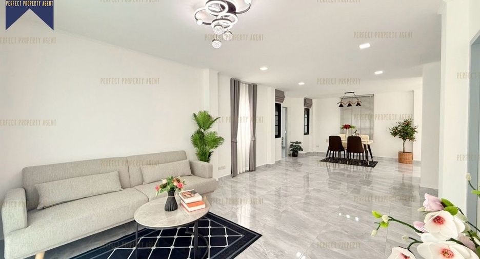 Casa en venta de 4 habitaciones en Saphan Sung, Bangkok