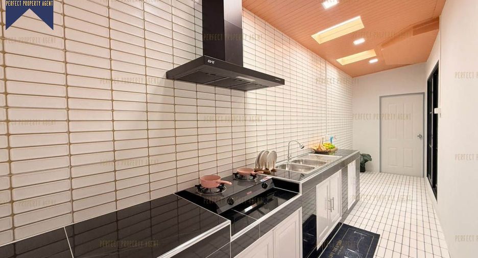 Casa en venta de 4 habitaciones en Saphan Sung, Bangkok