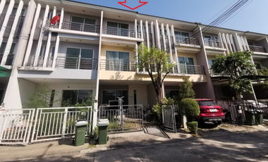 For sale 3 bedrooms townhouse in Bang Khun Thian, Bangkok
