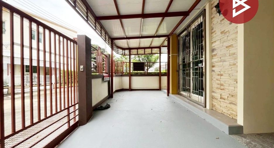 À vendre 4 chambres maison de ville à Bang Phli, Samut Prakan