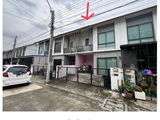 Casa adosada en venta de 3 habitaciones en Khan Na Yao, Bangkok