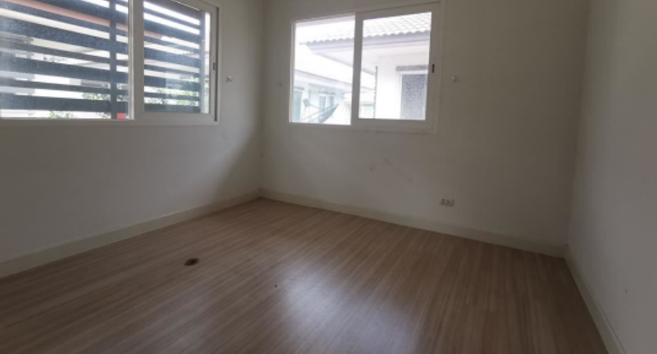 For sale 3 bedrooms house in Bang Khun Thian, Bangkok