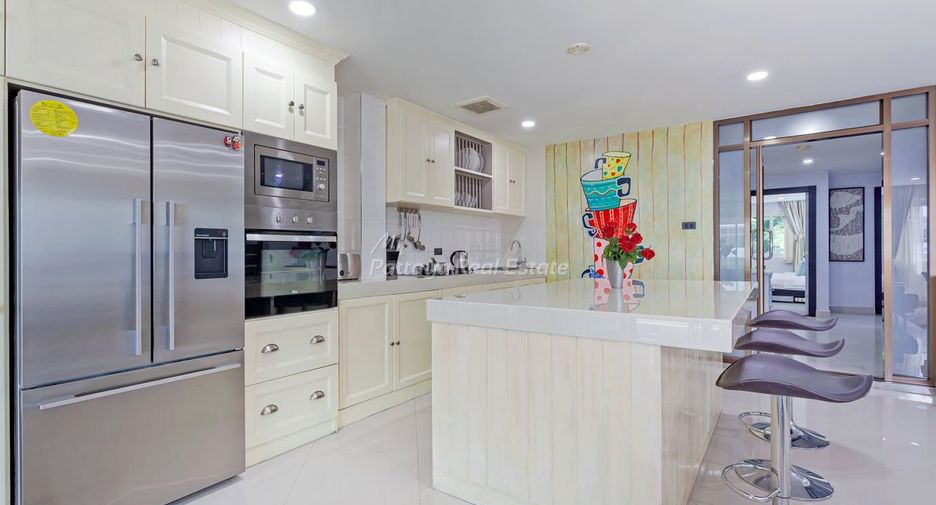 For sale 8 ベッドルーム house in Bang Lamung, Chonburi