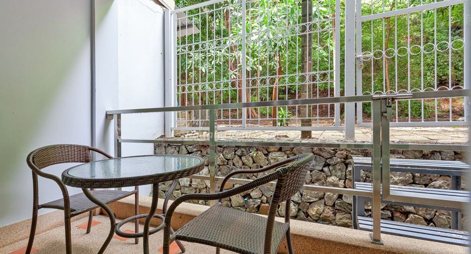 For sale 8 ベッドルーム house in Bang Lamung, Chonburi