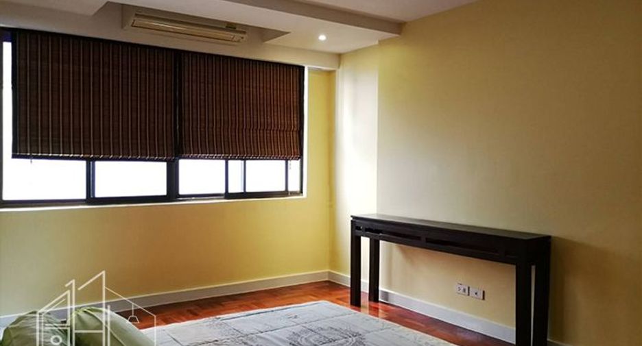 Condo en alquiler de 3 habitaciones en Khlong Toei, Bangkok