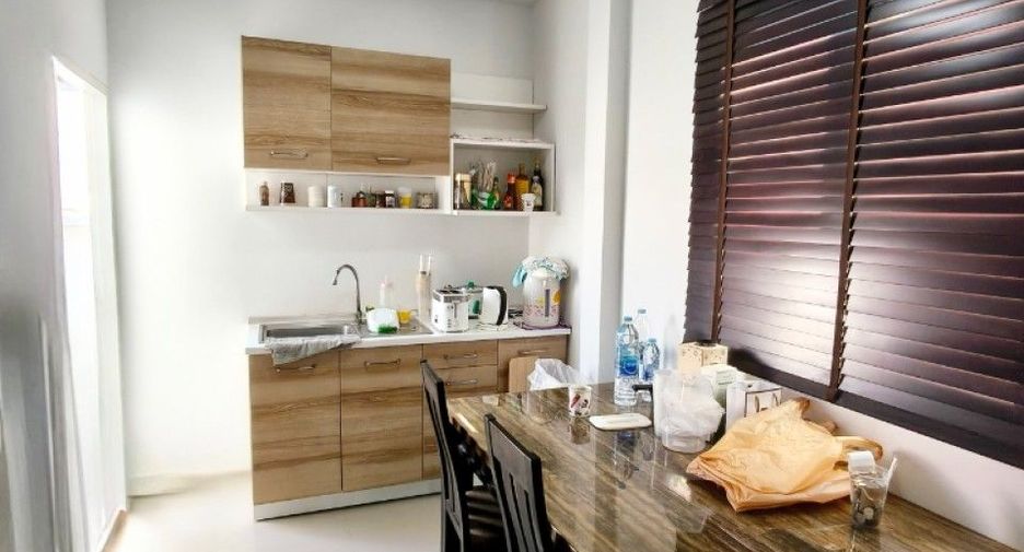 À vendre 3 chambres maison à Phan Thong, Chonburi