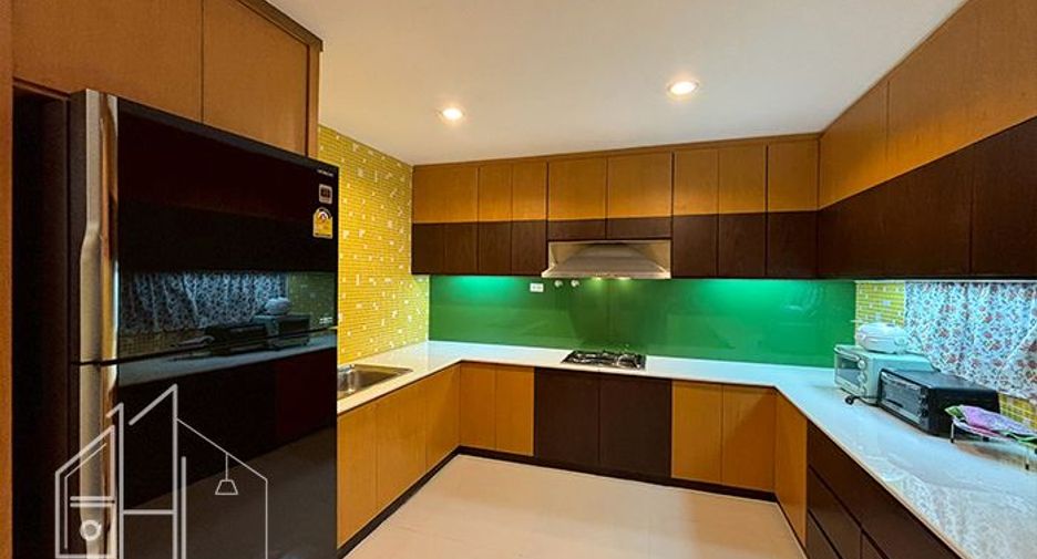 À louer 2 chambres condo à Khlong Toei, Bangkok