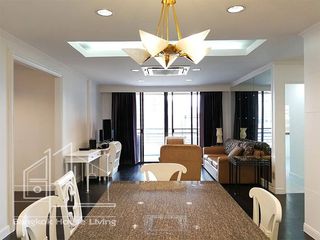 Condo en alquiler de 3 habitaciones en Khlong Toei, Bangkok