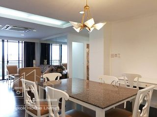 Condo en alquiler de 3 habitaciones en Khlong Toei, Bangkok
