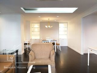 Condo en alquiler de 3 habitaciones en Khlong Toei, Bangkok