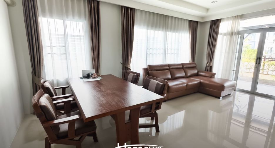 For sale 4 bedrooms house in Mueang Nakhon Ratchasima, Nakhon Ratchasima