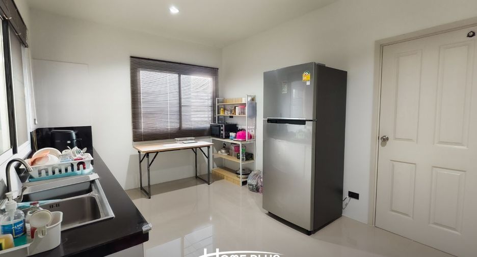 For sale 4 bedrooms house in Mueang Nakhon Ratchasima, Nakhon Ratchasima