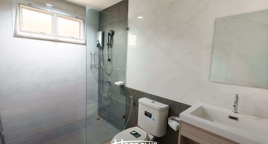 For sale 4 bedrooms house in Mueang Nakhon Ratchasima, Nakhon Ratchasima