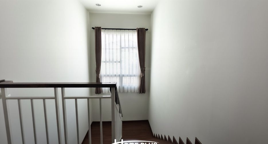 For sale 4 bedrooms house in Mueang Nakhon Ratchasima, Nakhon Ratchasima