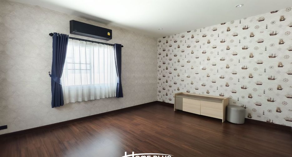 For sale 4 bedrooms house in Mueang Nakhon Ratchasima, Nakhon Ratchasima