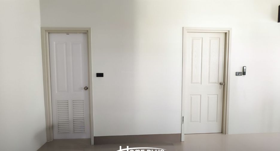 For sale 4 bedrooms house in Mueang Nakhon Ratchasima, Nakhon Ratchasima