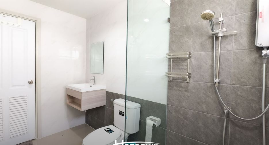 For sale 4 bedrooms house in Mueang Nakhon Ratchasima, Nakhon Ratchasima