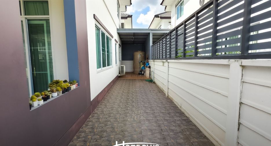 For sale 4 bedrooms house in Mueang Nakhon Ratchasima, Nakhon Ratchasima