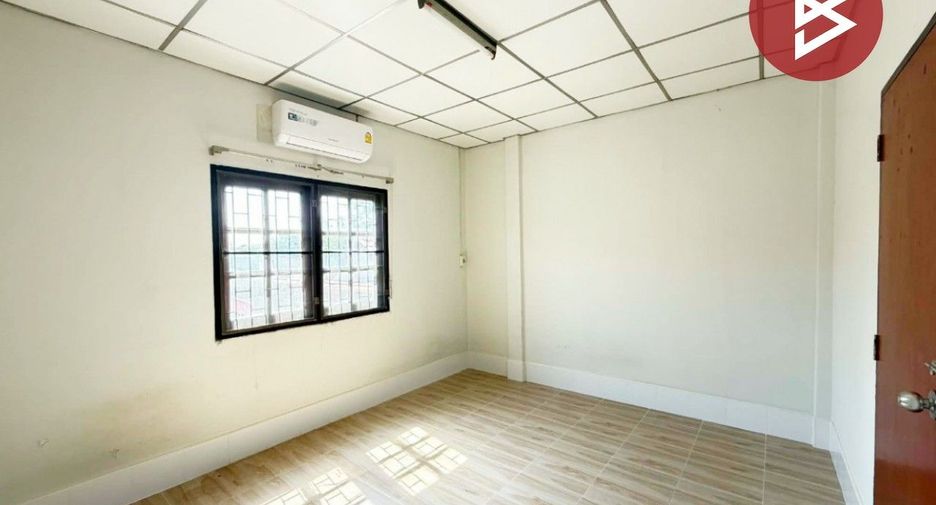 For sale 2 bedrooms townhouse in Mueang Nakhon Pathom, Nakhon Pathom
